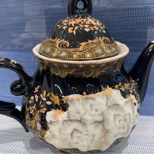 Teapot Thun 1794 CZECH Porcelain 24CT GOLD